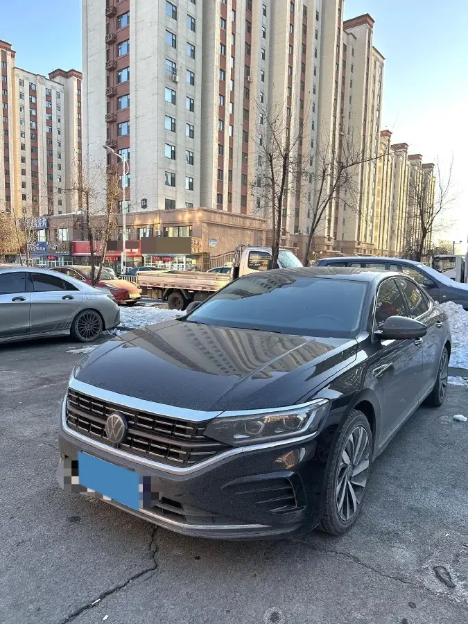 2024 Volkswagen Passat 2.0T 220HP L4 7DCT