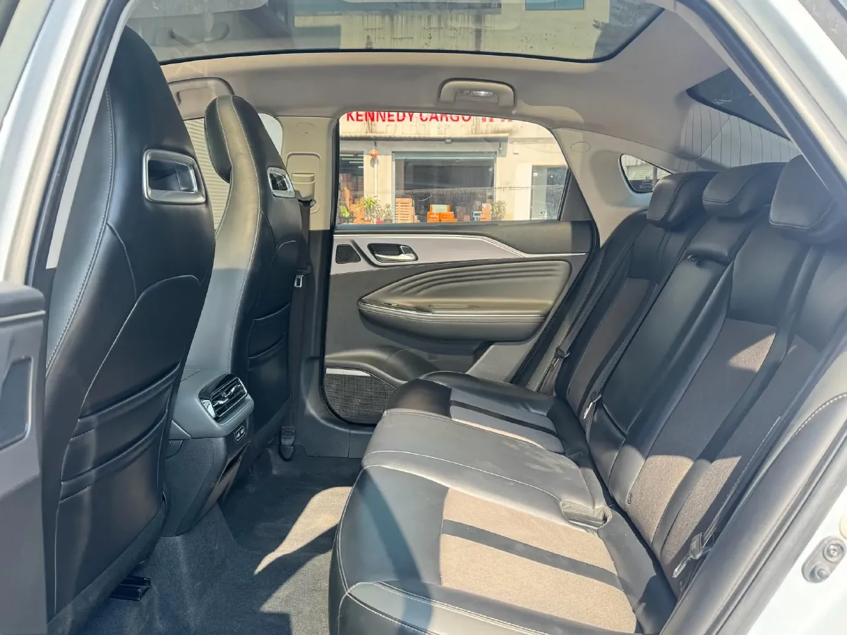 2022 ChangAn Oshan Z6 1.5T 170HP L4 6TCT PHEV 28.4KWH,autocango,china used car exporter,china ev exporter,chinese used car exporter,chinese used ev exporter