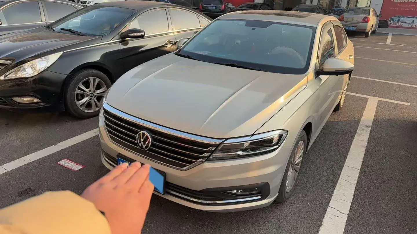 2019 Volkswagen Sagitar 1.2T 116HP L4 7DCT