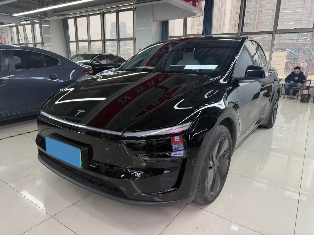 2025 Tesla Model Y BEV 78.4KWH