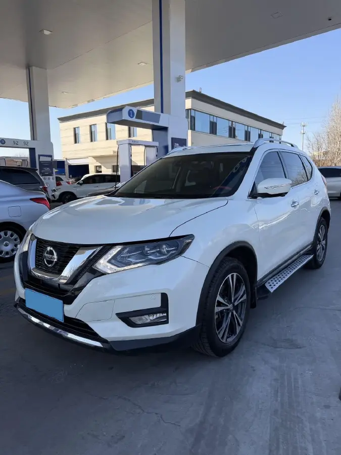 2021 Nissan X-Trail 2.5L 181HP L4 CVT