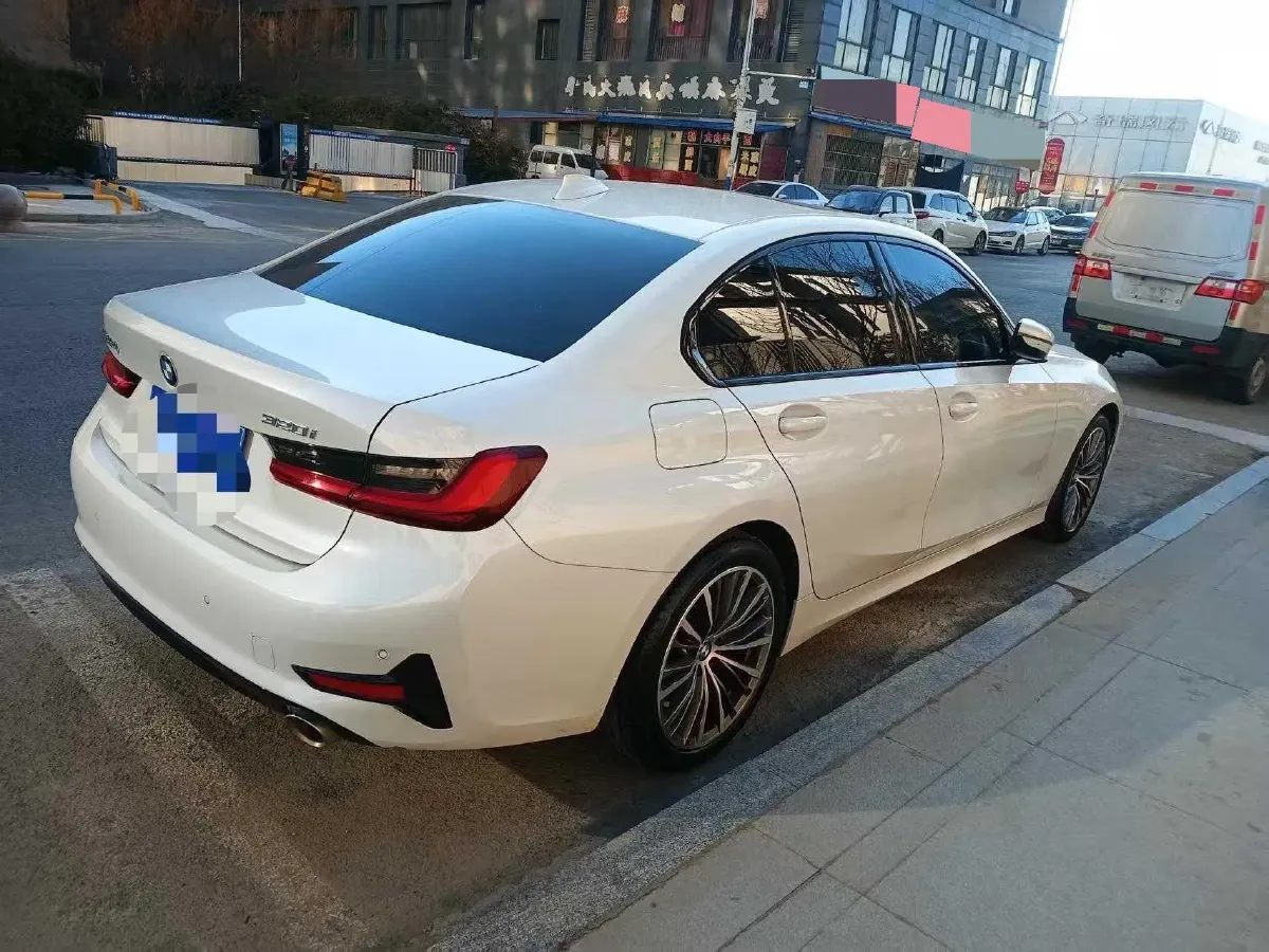 2022 BMW 3 Series 2.0T 156HP L4 8AT,autocango,china used car exporter,china ev exporter,chinese used car exporter,chinese used ev exporter
