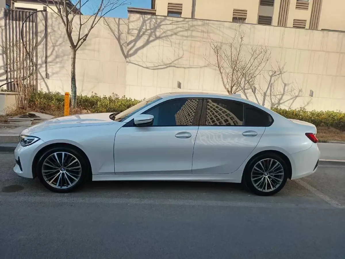 2022 BMW 3 Series 2.0T 156HP L4 8AT,autocango,china used car exporter,china ev exporter,chinese used car exporter,chinese used ev exporter