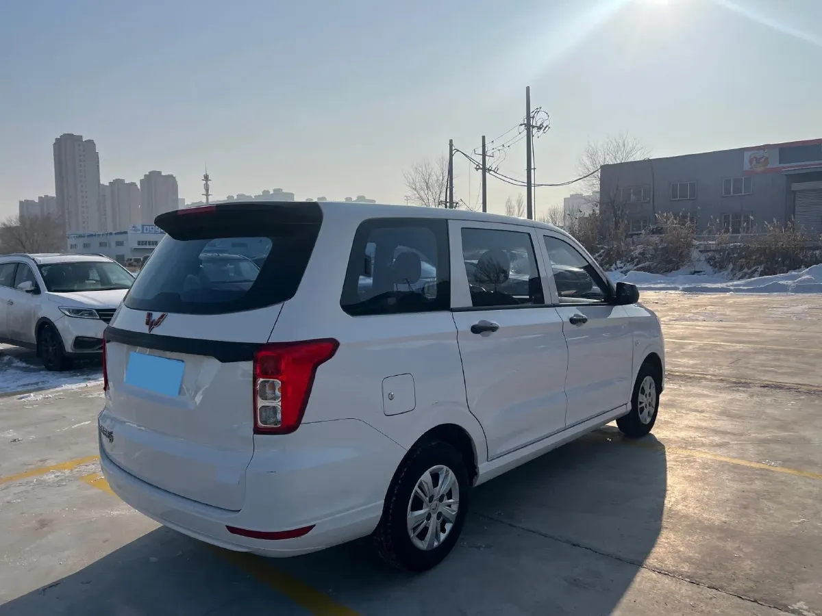 2021 WuLing RongGuang New Truck 1.5L 99HP L4 5MT,autocango,china used car exporter,china ev exporter,chinese used car exporter,chinese used ev exporter