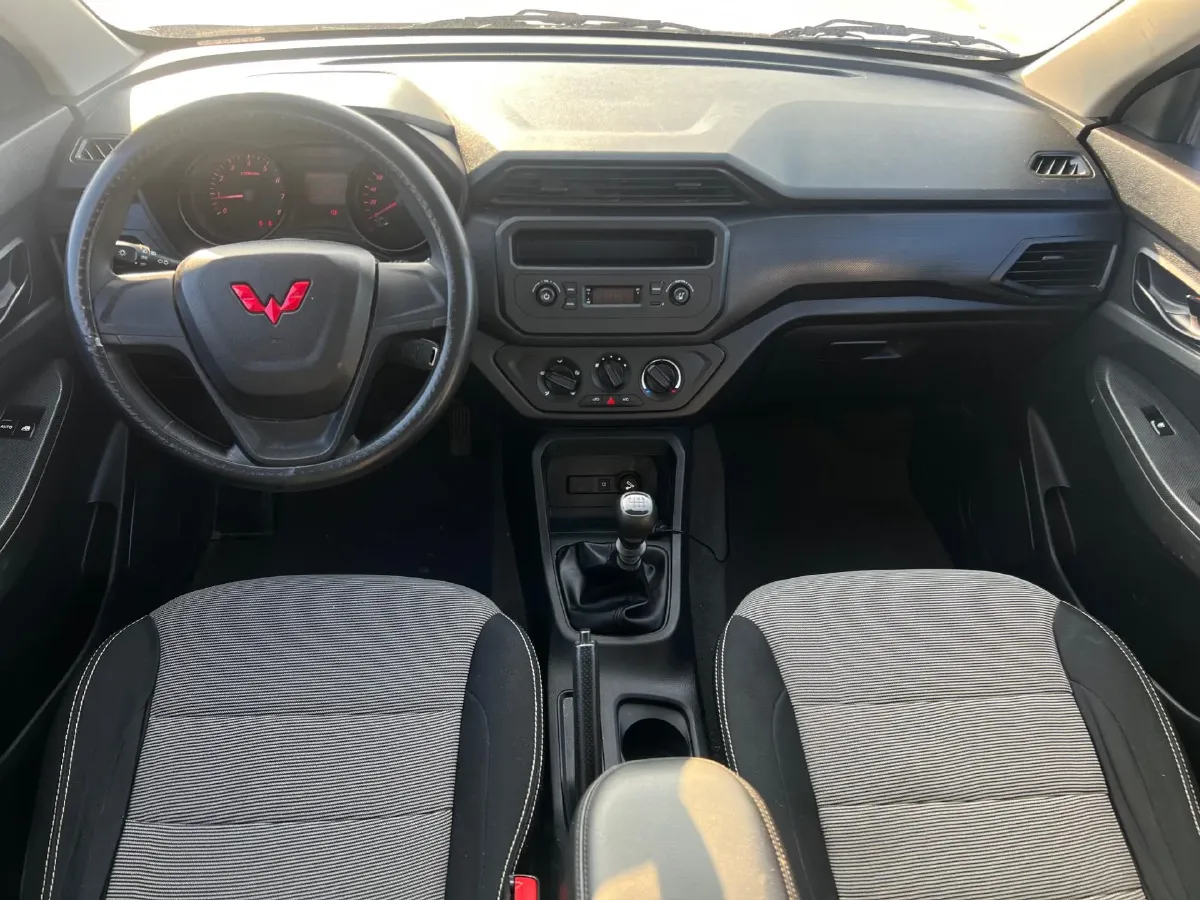 2021 WuLing RongGuang New Truck 1.5L 99HP L4 5MT,autocango,china used car exporter,china ev exporter,chinese used car exporter,chinese used ev exporter