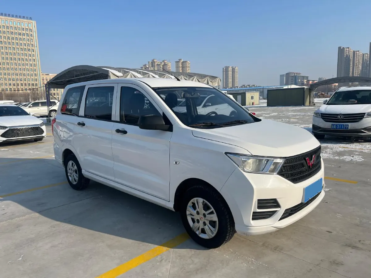 2021 WuLing RongGuang New Truck 1.5L 99HP L4 5MT,autocango,china used car exporter,china ev exporter,chinese used car exporter,chinese used ev exporter