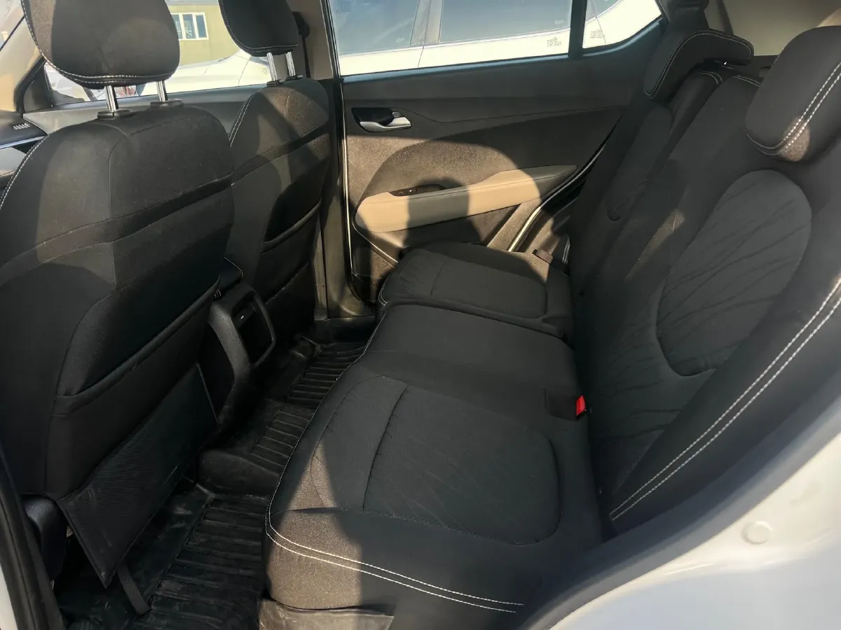 2019 BaoJun 730 1.5L 105HP L4 6MT,autocango,china used car exporter,china ev exporter,chinese used car exporter,chinese used ev exporter