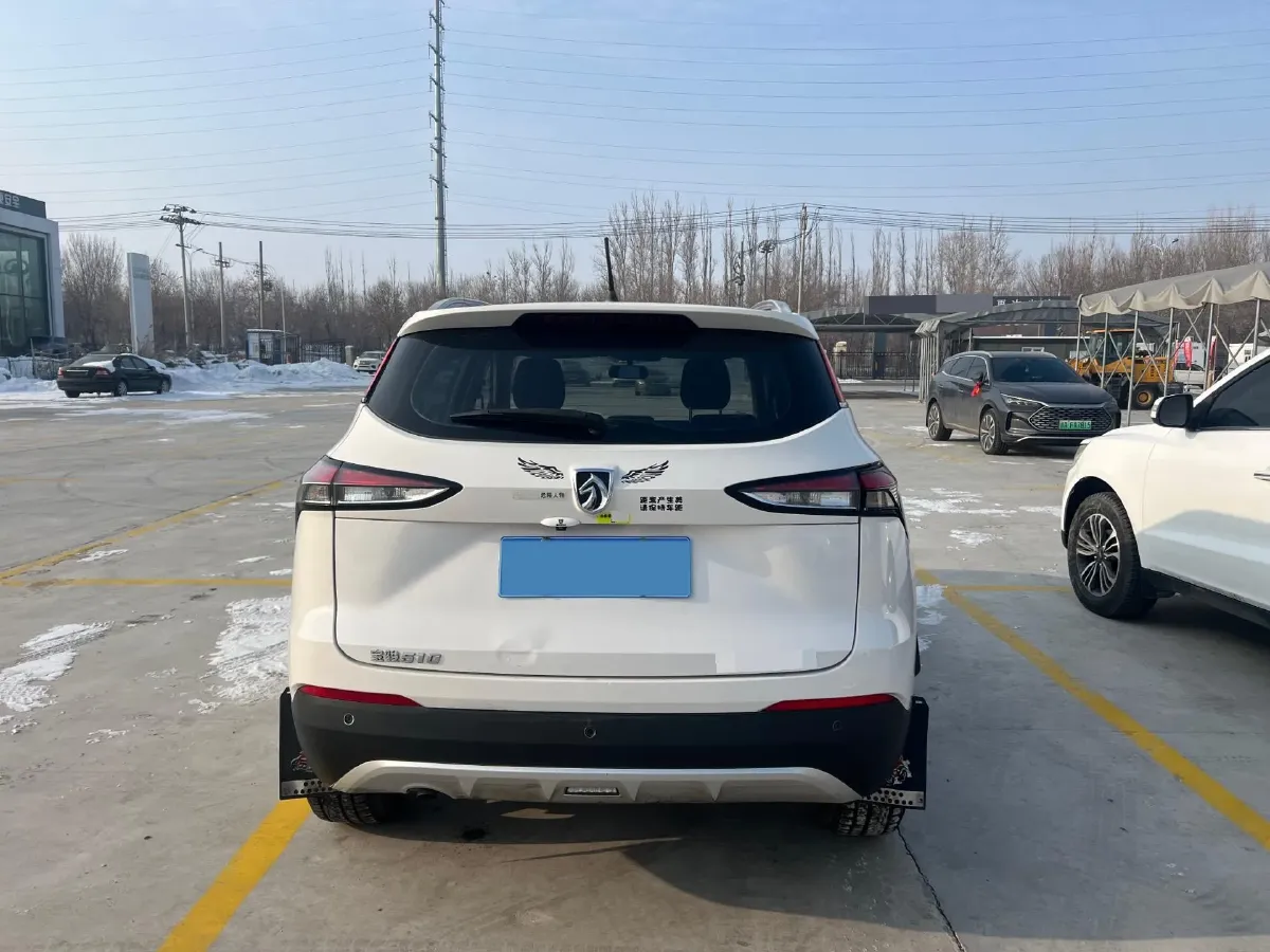 2019 BaoJun 730 1.5L 105HP L4 6MT,autocango,china used car exporter,china ev exporter,chinese used car exporter,chinese used ev exporter