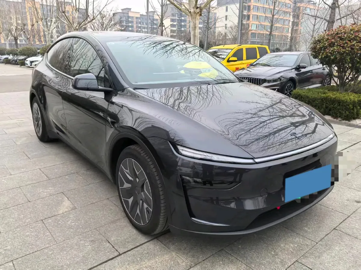 2025 Tesla Model Y L BEV,autocango,china used car exporter,china ev exporter,chinese used car exporter,chinese used ev exporter