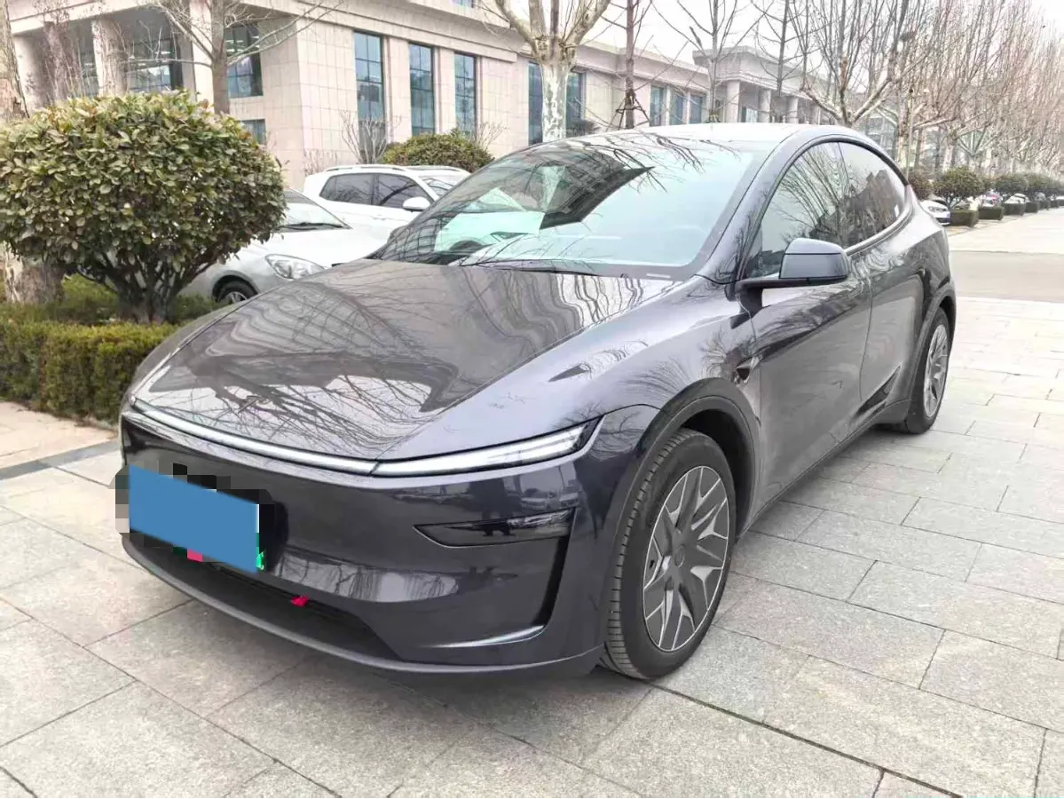 2025 Tesla Model Y L BEV,autocango,china used car exporter,china ev exporter,chinese used car exporter,chinese used ev exporter