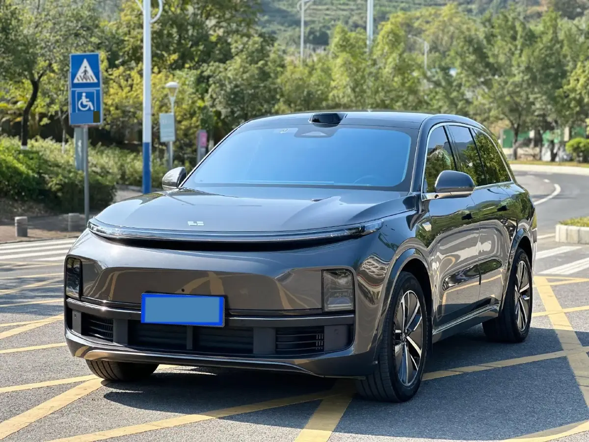 2024 Toyota Granvia 2.5L 189HP L4 E-CVT Hybrid