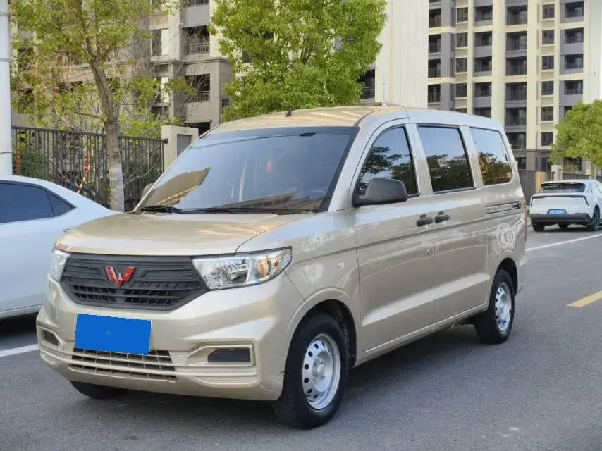 2019 WuLing HongGuang V 1.5L 99HP L4 6MT