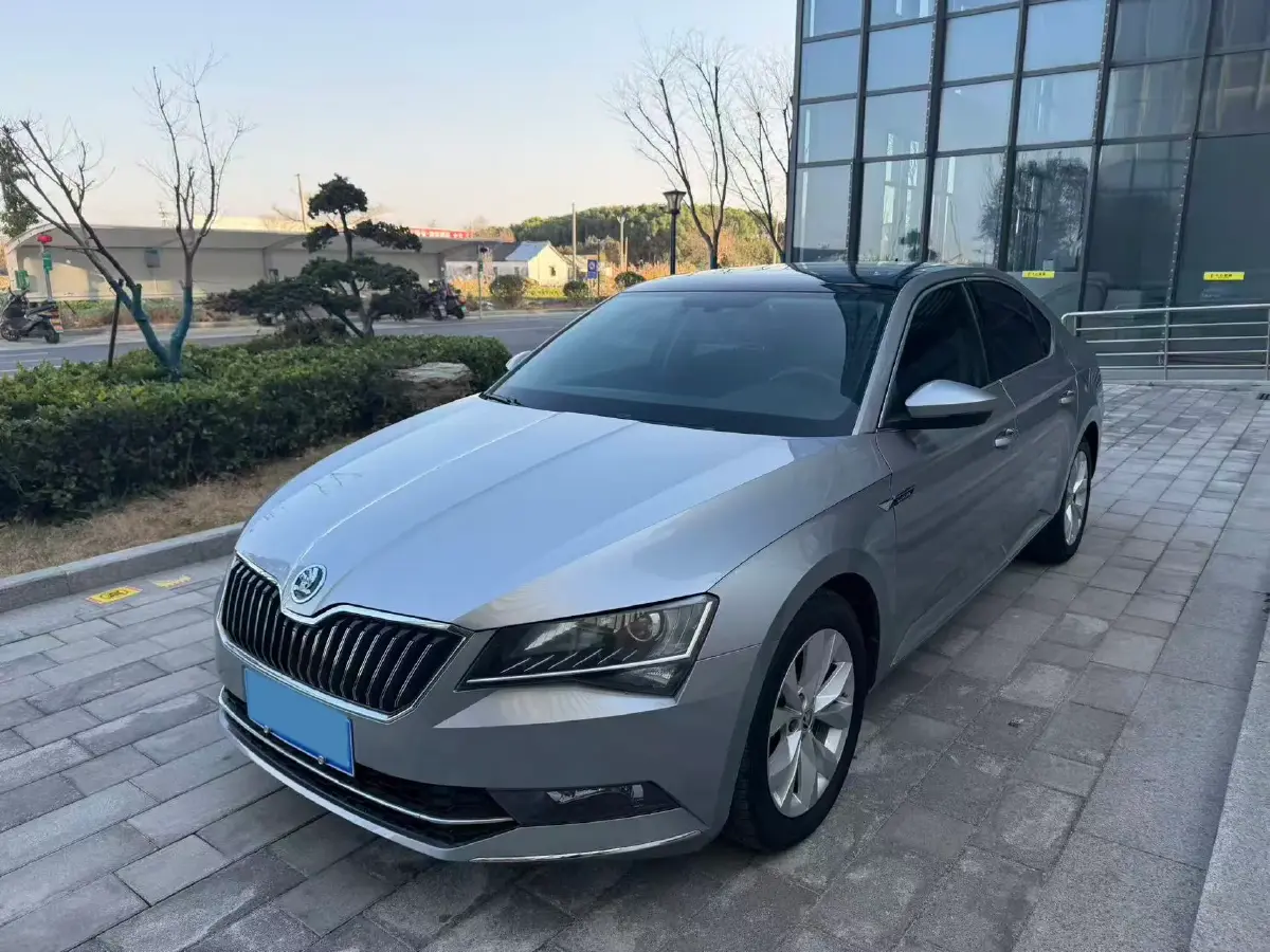 2016 Skoda Superb 1.8T 180HP L4 7DCT