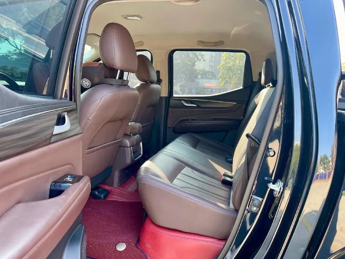 2022 Dongfeng RuiQi 7 2.3T 166HP L4 8AT,autocango,china used car exporter,china ev exporter,chinese used car exporter,chinese used ev exporter