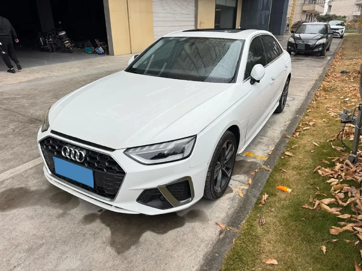 2022 Audi A4L 2.0T 190HP L4 7DCT