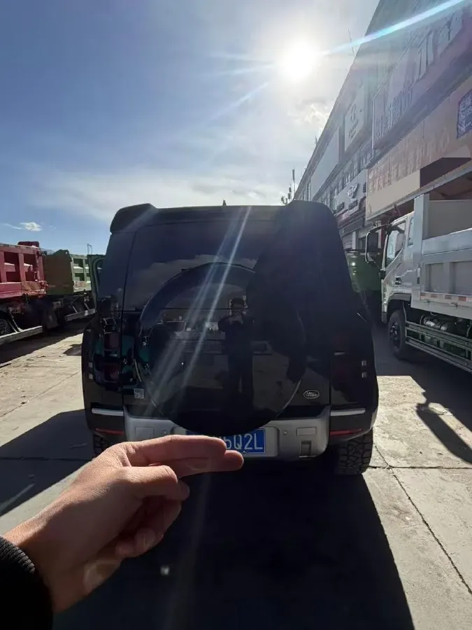 2023 Land Rover Defender 3.0T 400HP L6 8AT,autocango,china used car exporter,china ev exporter,chinese used car exporter,chinese used ev exporter