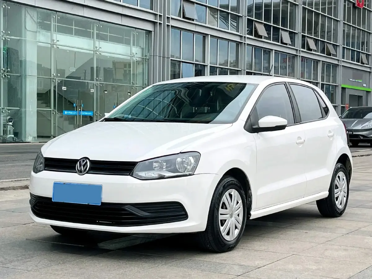 2016 Volkswagen Polo 1.4L 90HP L4 6AT