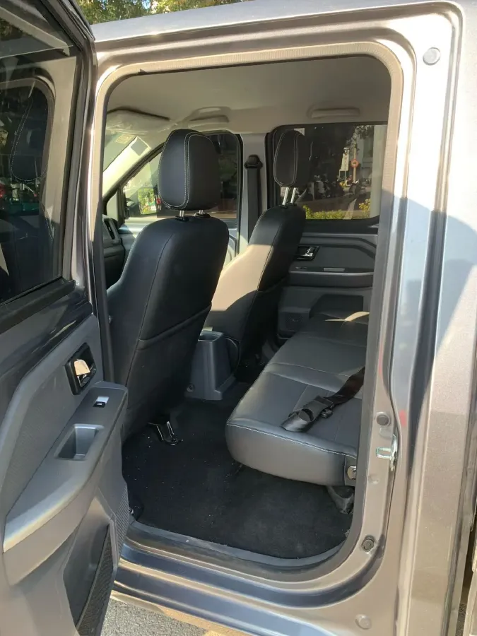 2021 WuLing ZhentTu 1.5L 99HP L4 5MT,autocango,china used car exporter,china ev exporter,chinese used car exporter,chinese used ev exporter