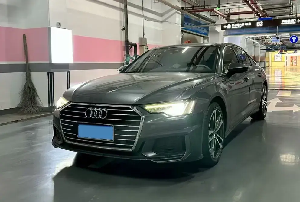 2022 Audi A6L 2.0T 190HP L4 7DCT