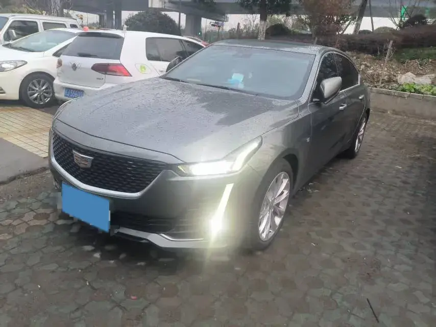 2022 Cadillac CT5 2.0T 237HP L4 10AT