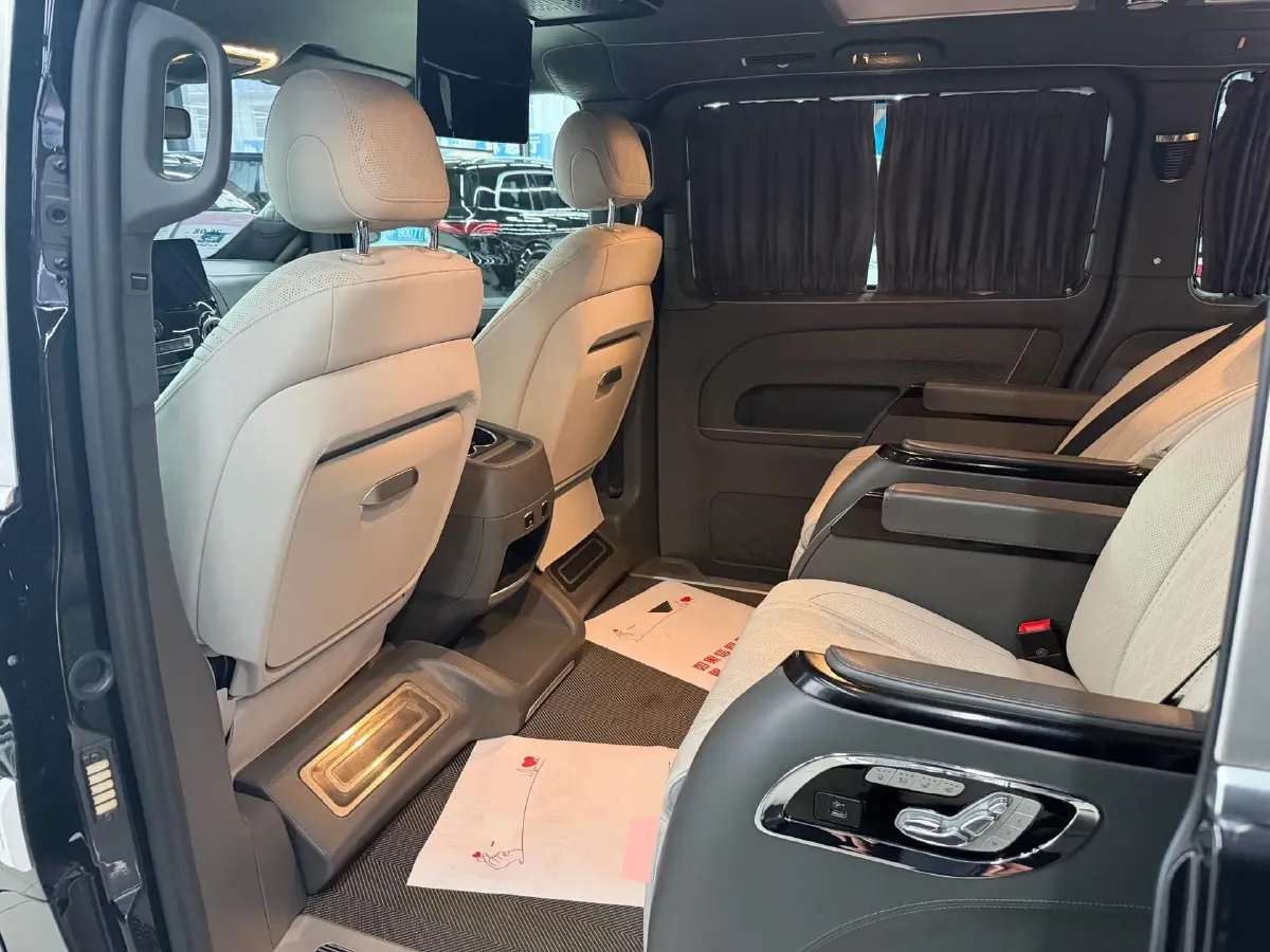 2021 Mercedes-Benz Vito 2.0T 211HP L4 9AT,autocango,china used car exporter,china ev exporter,chinese used car exporter,chinese used ev exporter