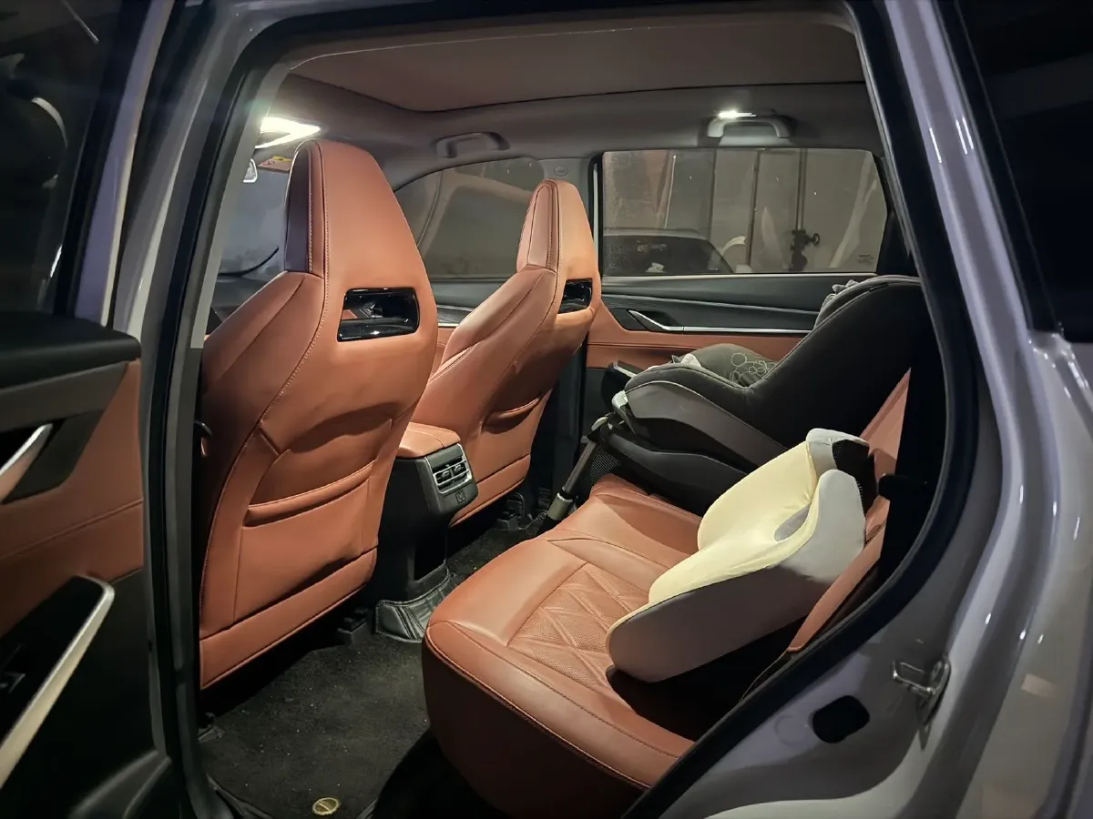 2023 ChangAn CS75 Plus 1.5T 188HP L4 8AT,autocango,china used car exporter,china ev exporter,chinese used car exporter,chinese used ev exporter