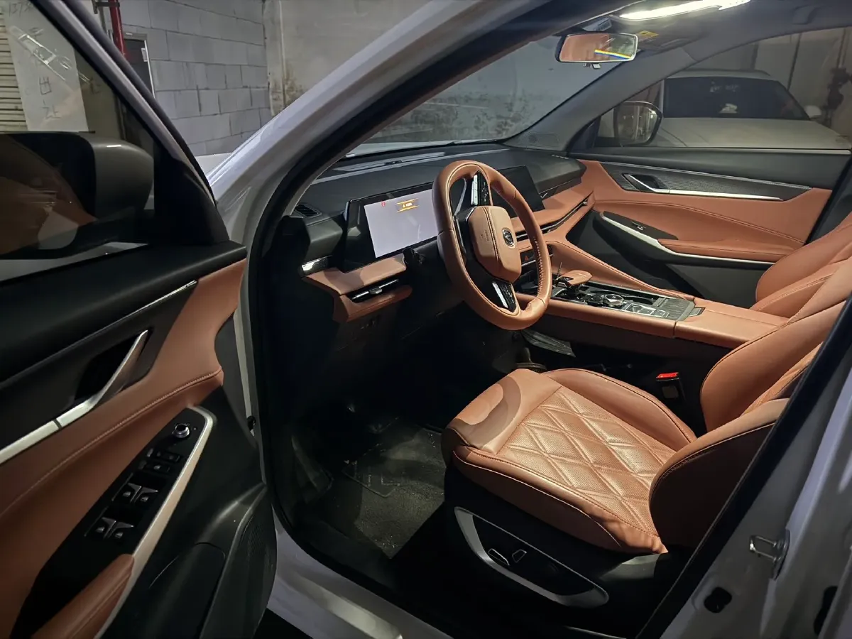 2023 ChangAn CS75 Plus 1.5T 188HP L4 8AT,autocango,china used car exporter,china ev exporter,chinese used car exporter,chinese used ev exporter