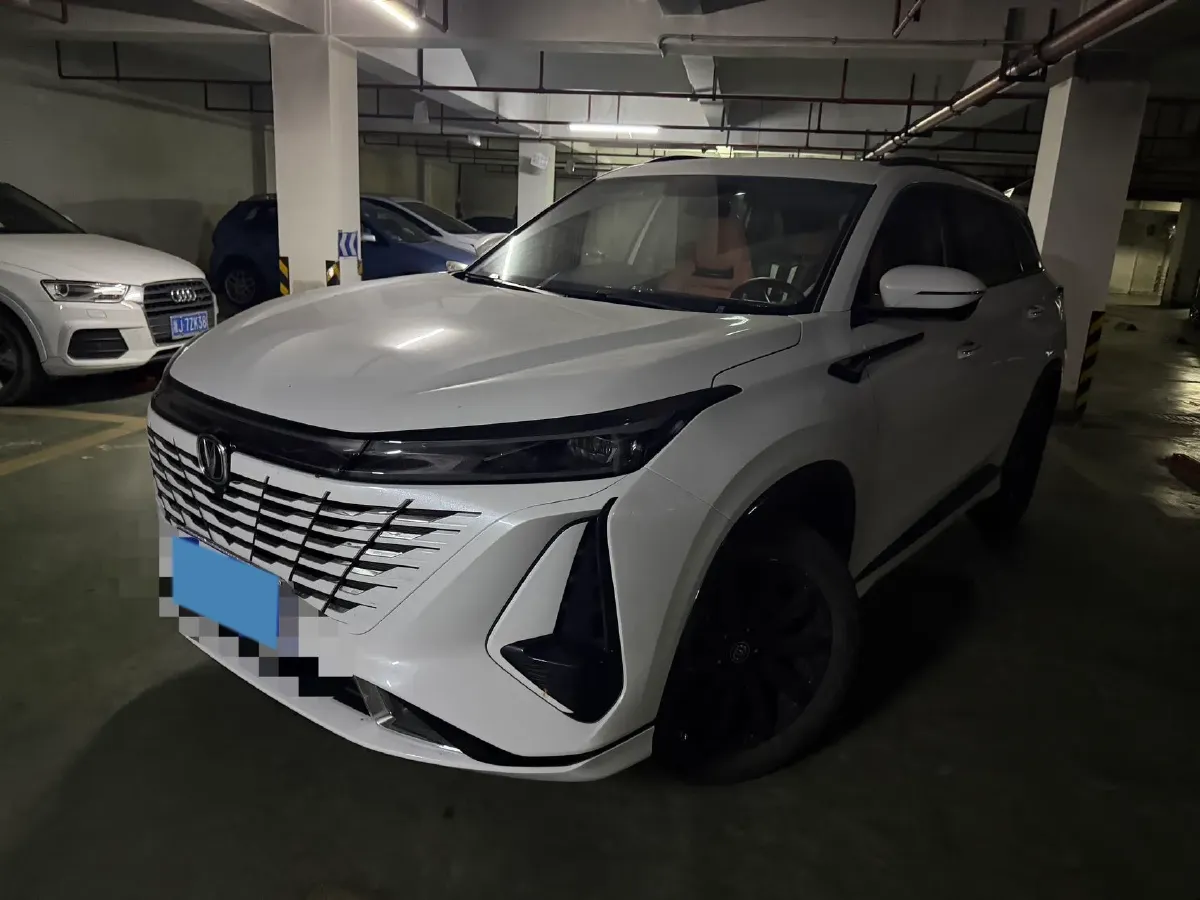 2023 ChangAn CS75 Plus 1.5T 188HP L4 8AT,autocango,china used car exporter,china ev exporter,chinese used car exporter,chinese used ev exporter