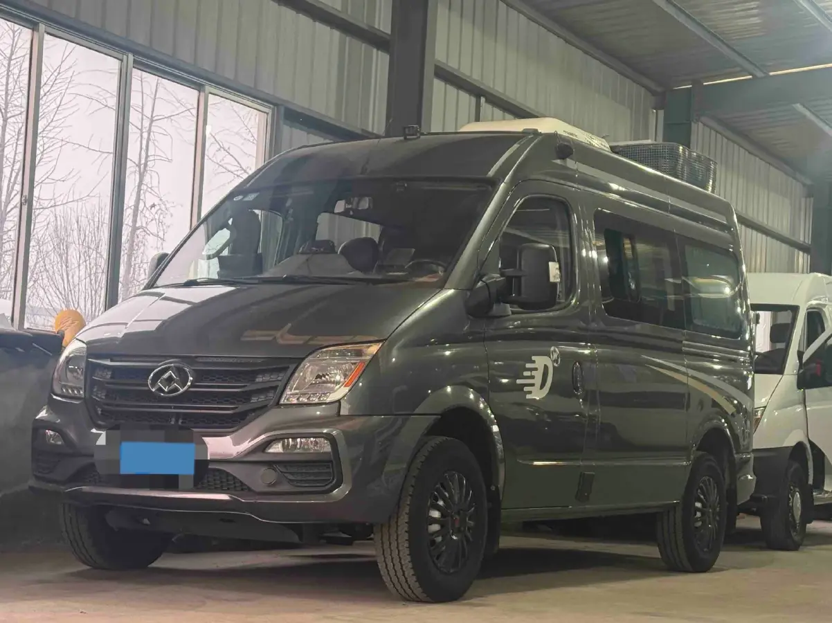 2018 MAXUS XinTu V80 2.5T 136HP L4 6MT
