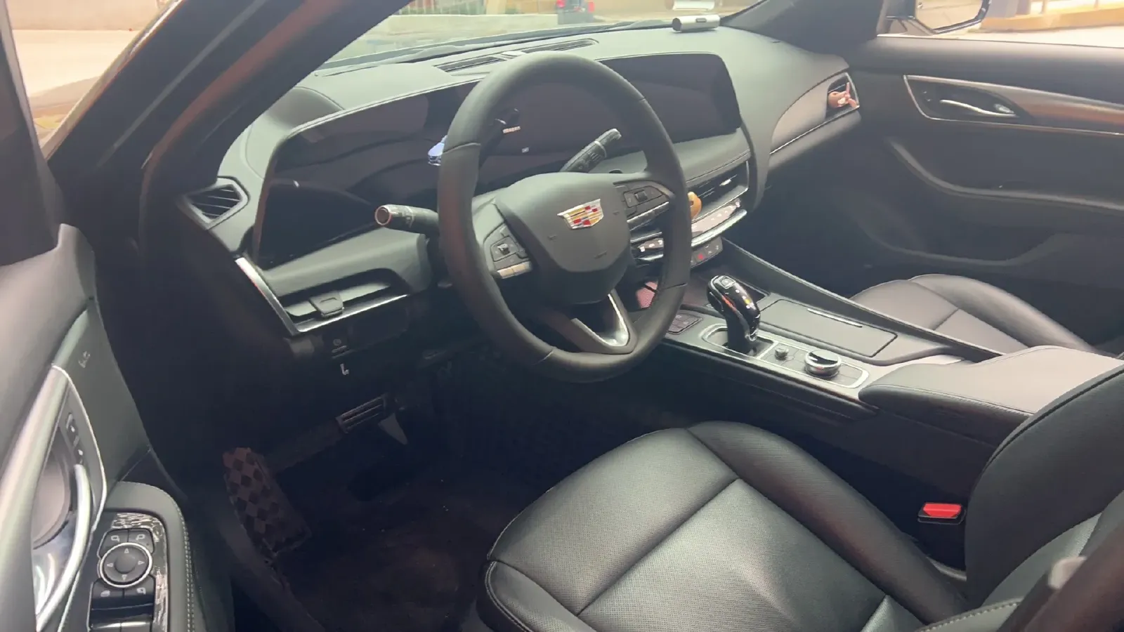 2024 Cadillac CT5 2.0T 237HP L4 10AT,autocango,china used car exporter,china ev exporter,chinese used car exporter,chinese used ev exporter