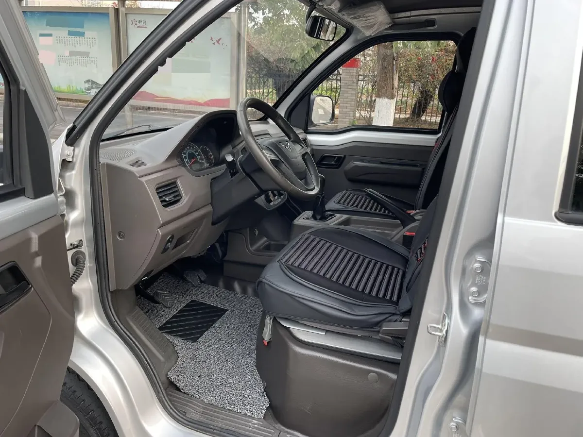 2021 NLM Motor QiTeng M70 1.5L 122HP L4 5MT,autocango,china used car exporter,china ev exporter,chinese used car exporter,chinese used ev exporter