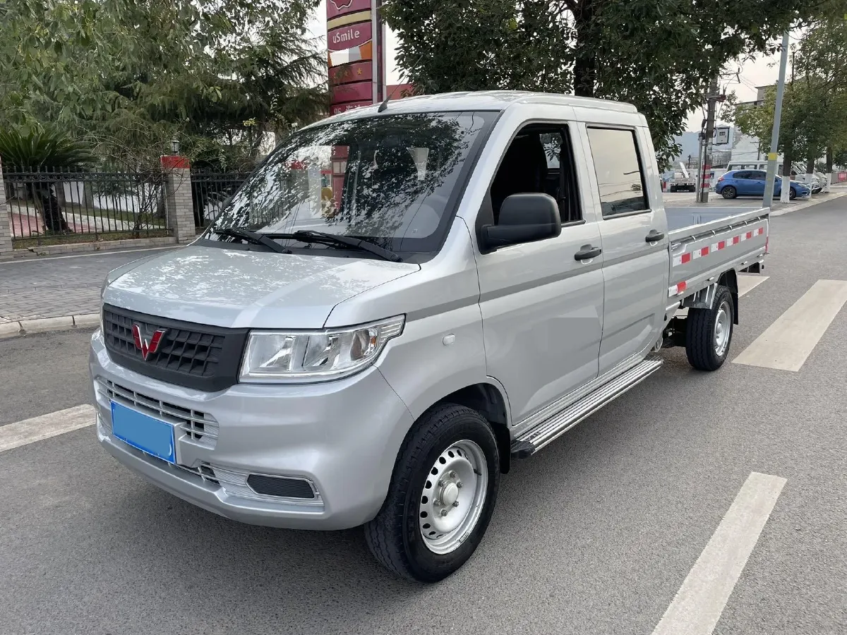 2021 NLM Motor QiTeng M70 1.5L 122HP L4 5MT,autocango,china used car exporter,china ev exporter,chinese used car exporter,chinese used ev exporter