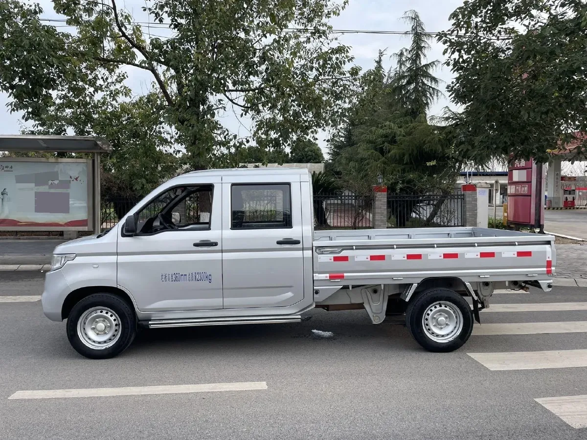 2021 NLM Motor QiTeng M70 1.5L 122HP L4 5MT,autocango,china used car exporter,china ev exporter,chinese used car exporter,chinese used ev exporter
