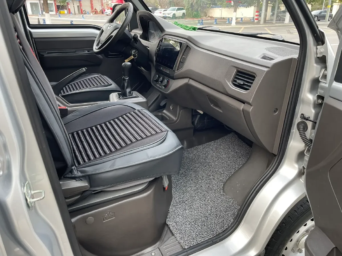 2021 NLM Motor QiTeng M70 1.5L 122HP L4 5MT,autocango,china used car exporter,china ev exporter,chinese used car exporter,chinese used ev exporter