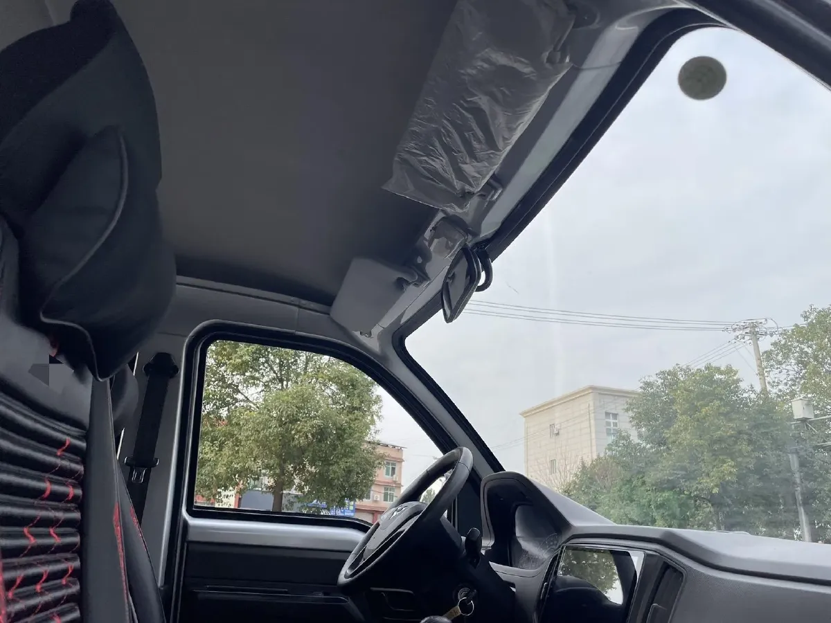 2021 NLM Motor QiTeng M70 1.5L 122HP L4 5MT,autocango,china used car exporter,china ev exporter,chinese used car exporter,chinese used ev exporter