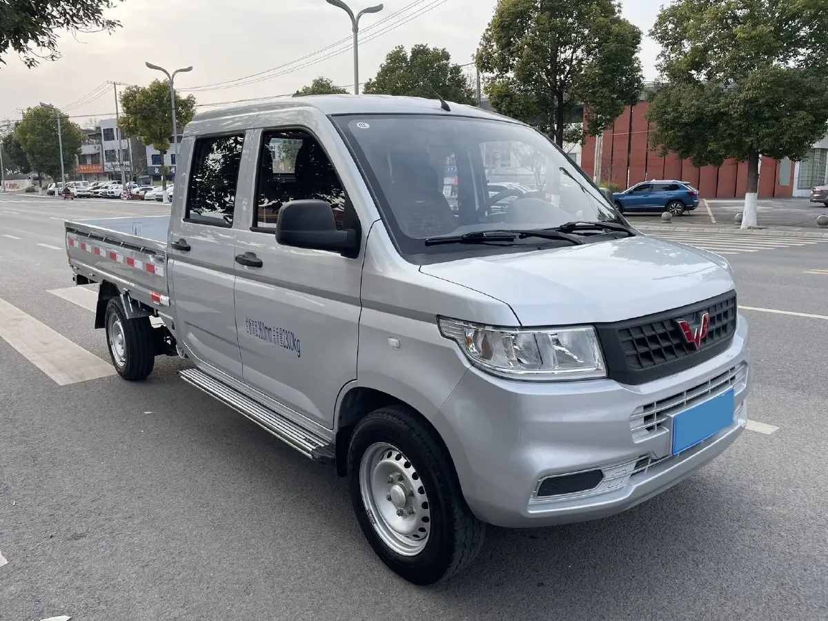 2021 NLM Motor QiTeng M70 1.5L 122HP L4 5MT,autocango,china used car exporter,china ev exporter,chinese used car exporter,chinese used ev exporter