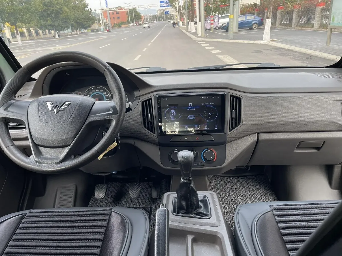 2021 NLM Motor QiTeng M70 1.5L 122HP L4 5MT,autocango,china used car exporter,china ev exporter,chinese used car exporter,chinese used ev exporter