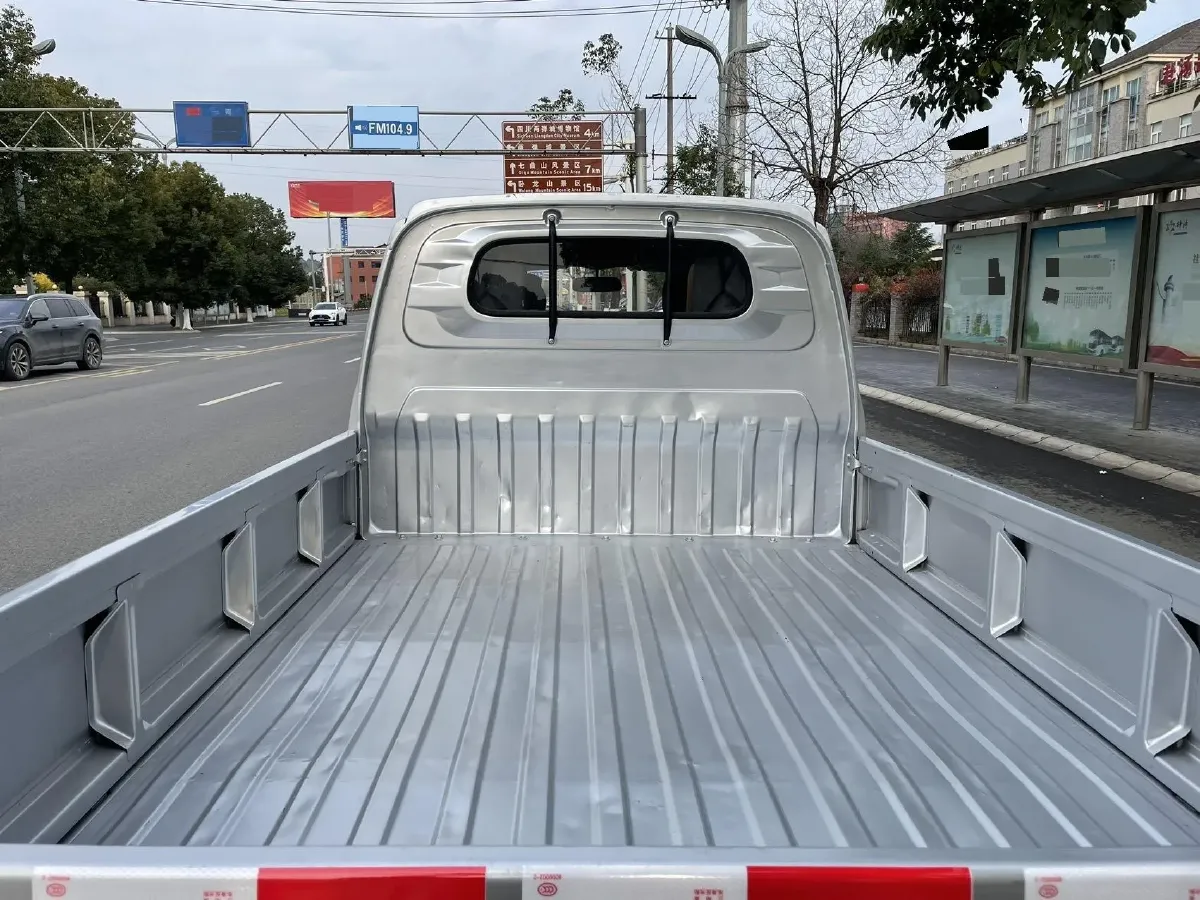 2021 NLM Motor QiTeng M70 1.5L 122HP L4 5MT,autocango,china used car exporter,china ev exporter,chinese used car exporter,chinese used ev exporter