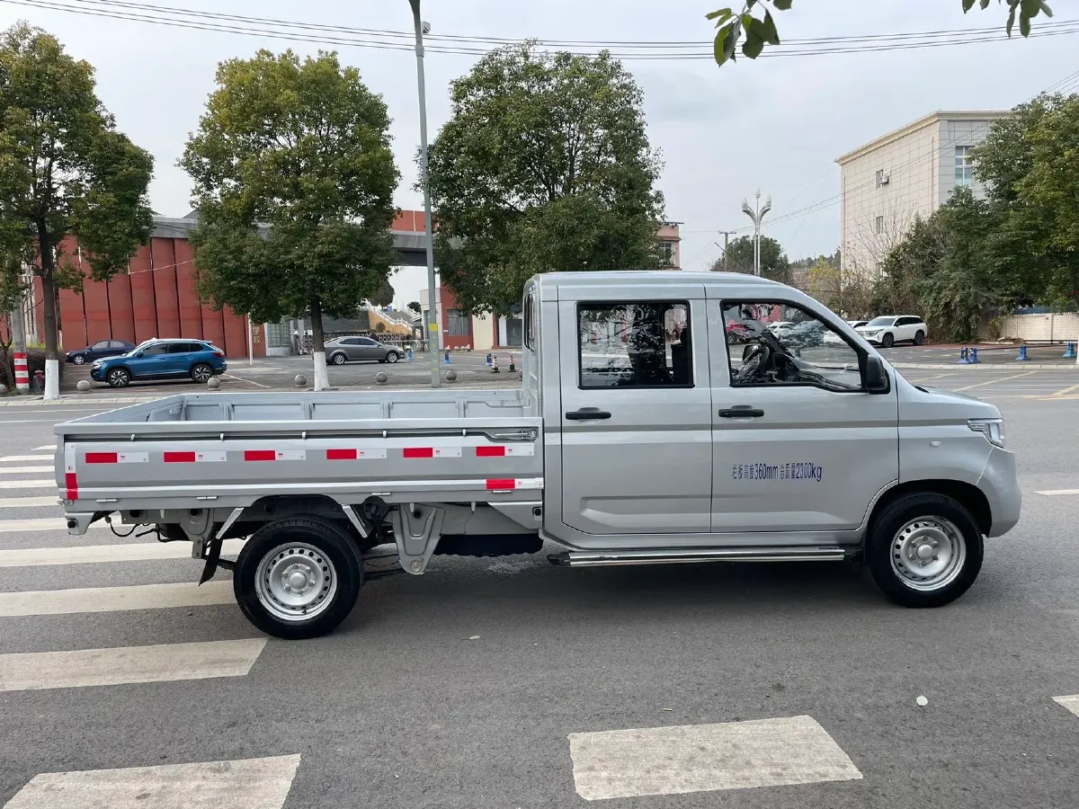 2021 NLM Motor QiTeng M70 1.5L 122HP L4 5MT,autocango,china used car exporter,china ev exporter,chinese used car exporter,chinese used ev exporter