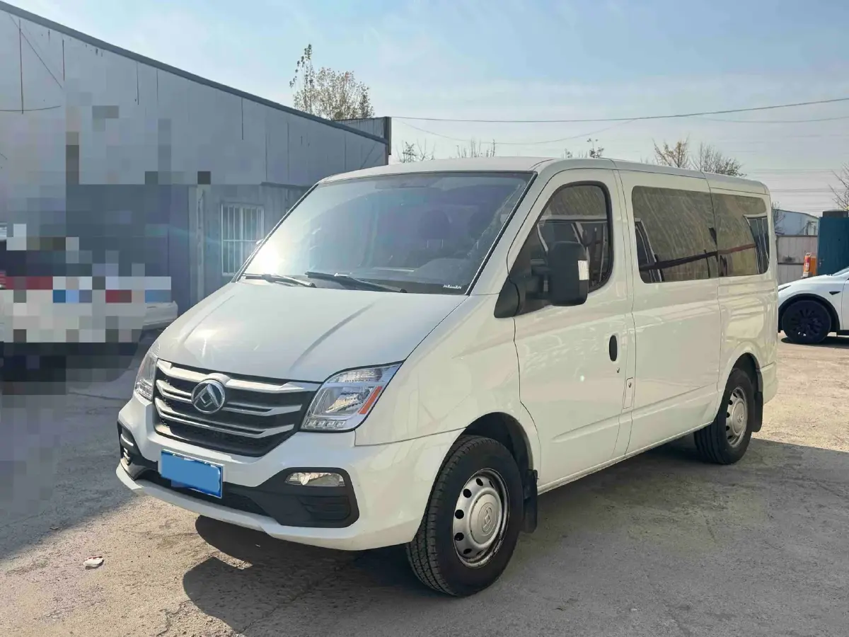 2024 MAXUS XinTu V80 2.0T 147HP L4 6MT