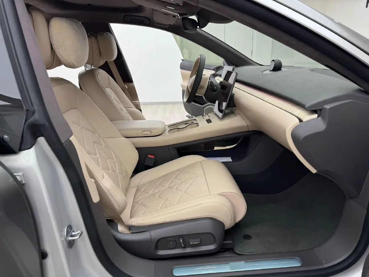 2024 Mercedes-Benz EQE SUV BEV 96.1KWH,autocango,china used car exporter,china ev exporter,chinese used car exporter,chinese used ev exporter