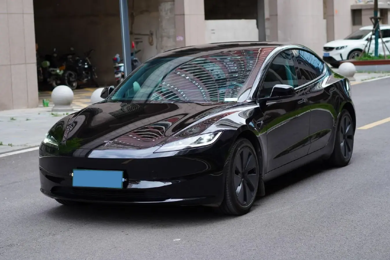 2025 Tesla Model 3 BEV