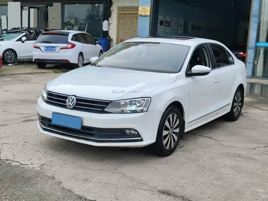 2018 Volkswagen Sagitar 1.2T 110HP L4 7DCT