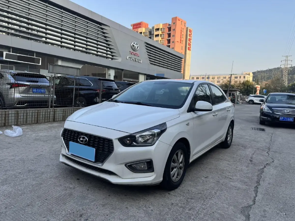 2017 Hyundai Reina 1.4L 95HP L4 5MT