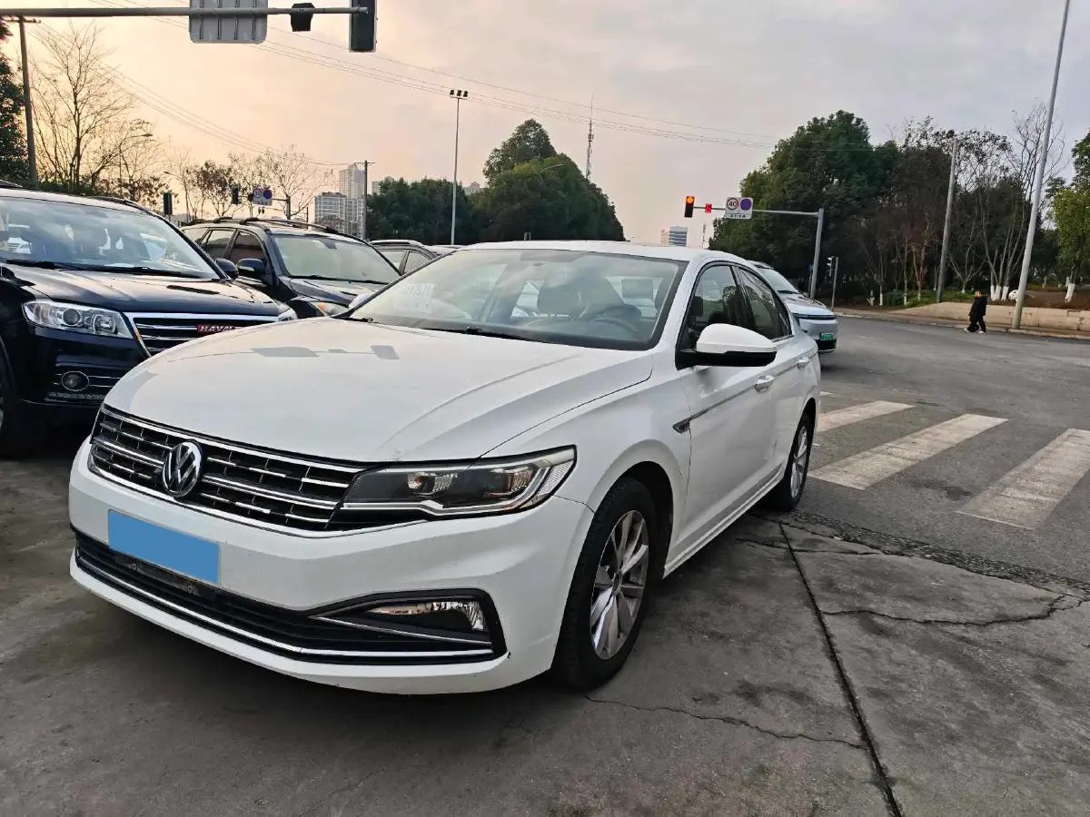 2020 Volkswagen Bora 1.5L 113HP L4 6AT