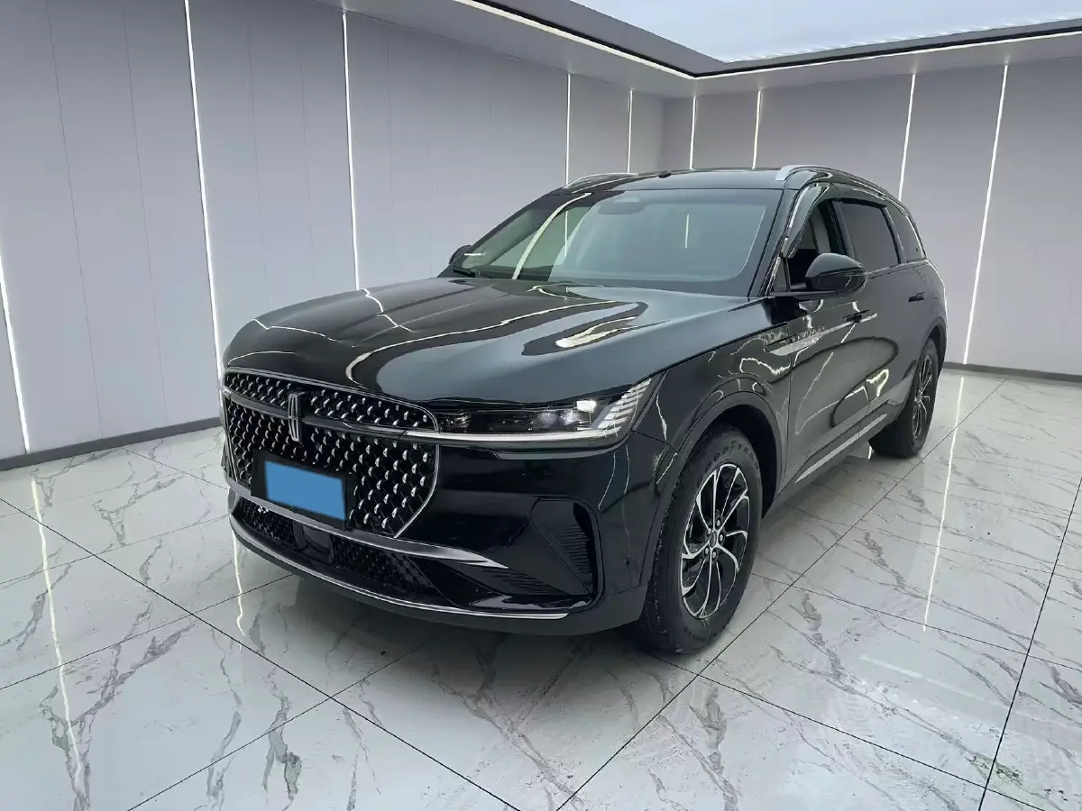 2023 Lincoln Nautilus 2.0T 261HP L4 8AT