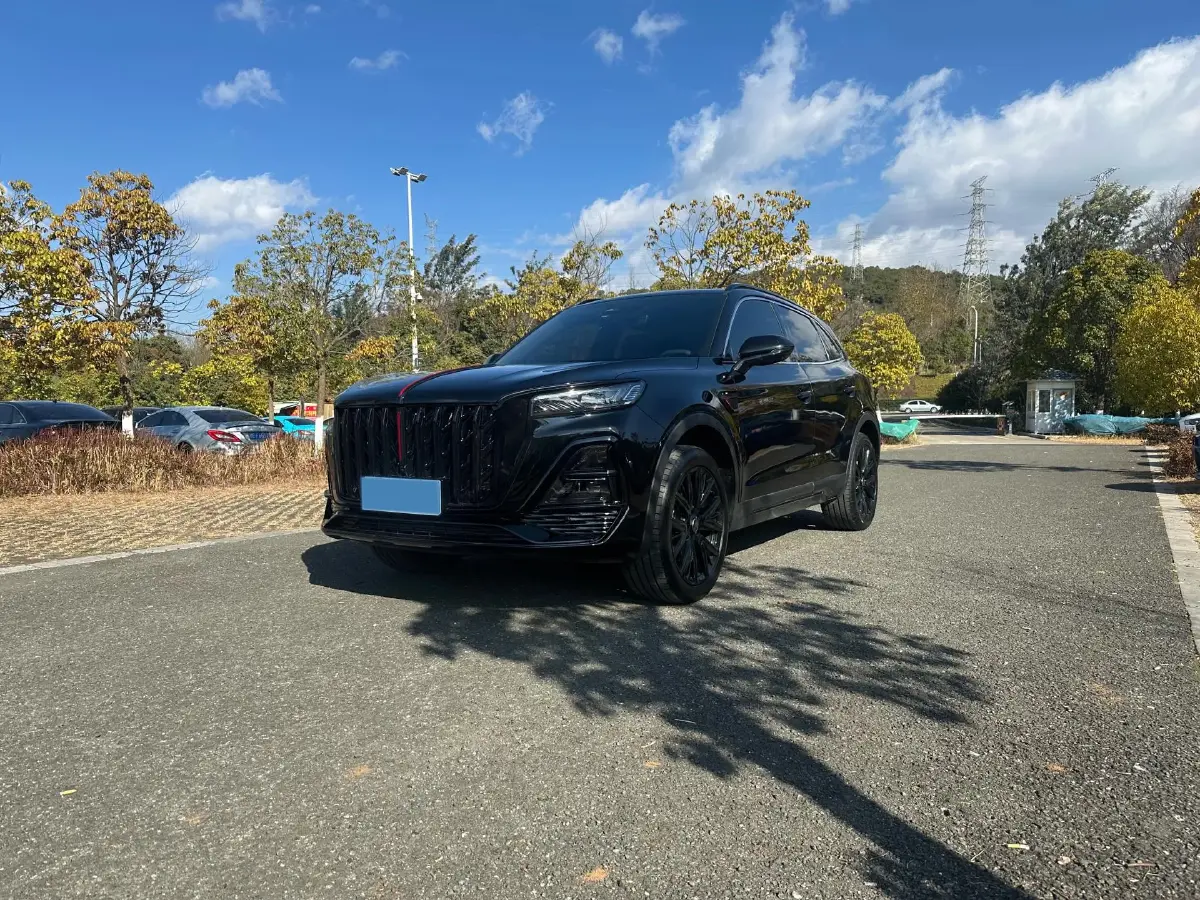 2025 HongQi HS5 2.0T 252HP L4 8AT