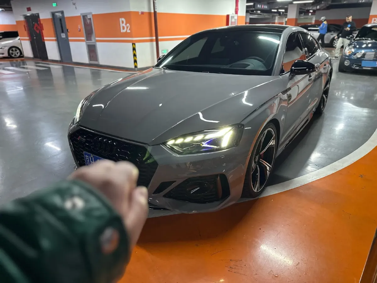 2023 Audi RS 5 2.9T 450HP V6 8AT,autocango,china used car exporter,china ev exporter,chinese used car exporter,chinese used ev exporter