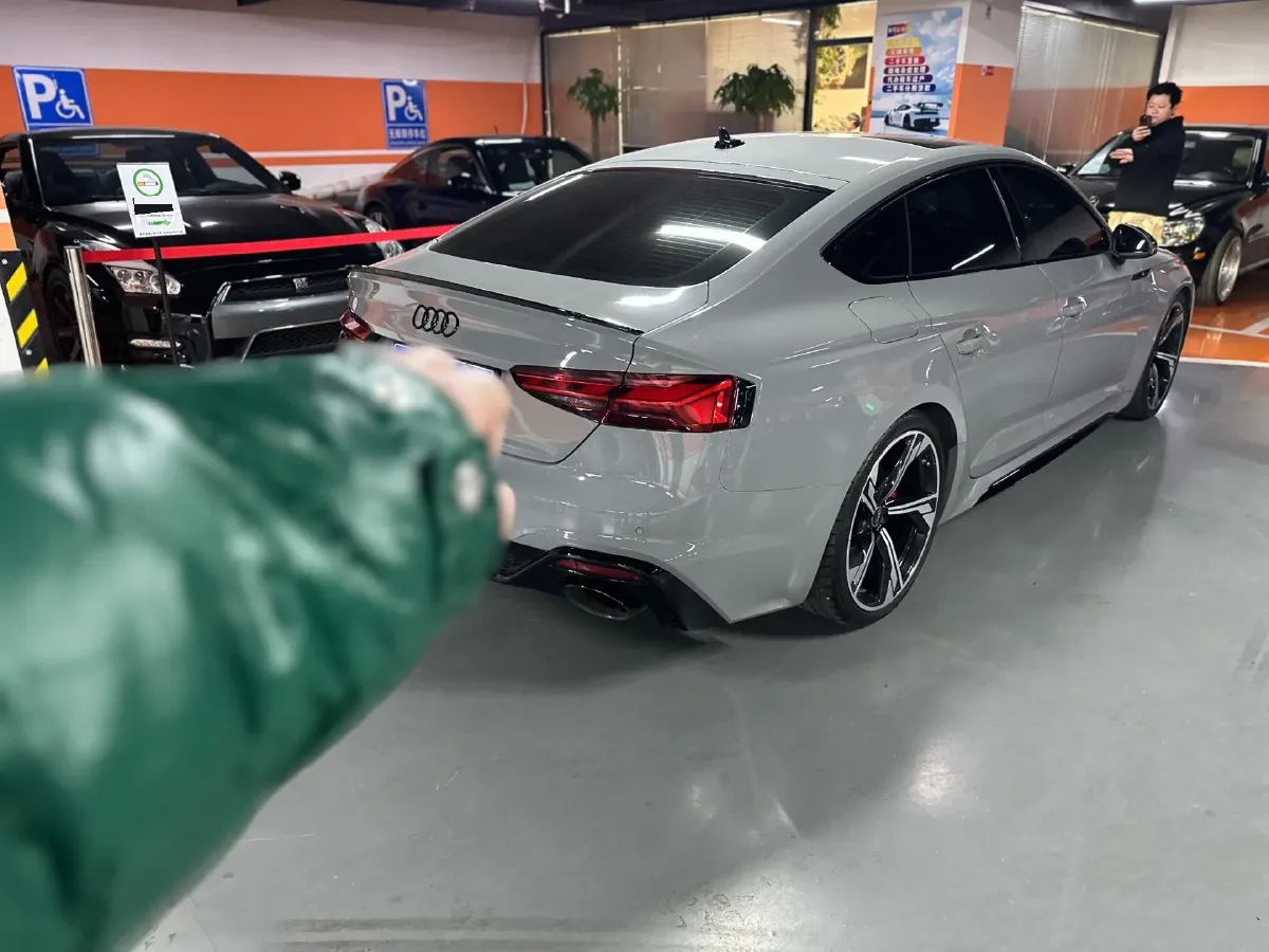 2023 Audi RS 5 2.9T 450HP V6 8AT,autocango,china used car exporter,china ev exporter,chinese used car exporter,chinese used ev exporter