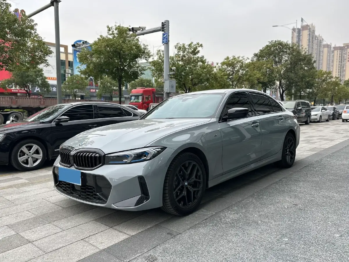 2025 BMW 3 Series 2.0T 245HP L4 8AT